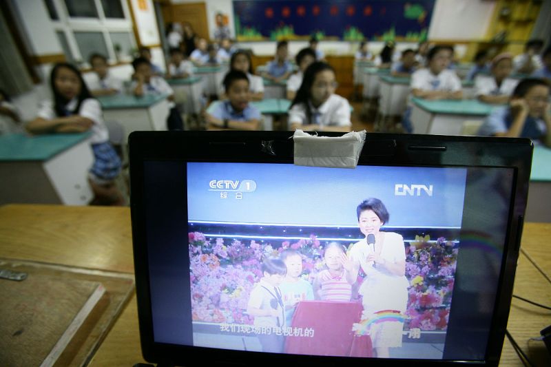 学校校园电视台：促进学生发展的重要平台