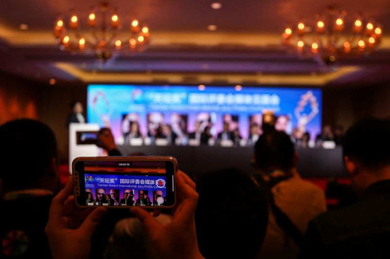 电视台演播厅：现代电视产业的核心